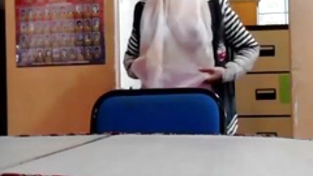 Nóng cong brunette phim sec khong làm tại nhà